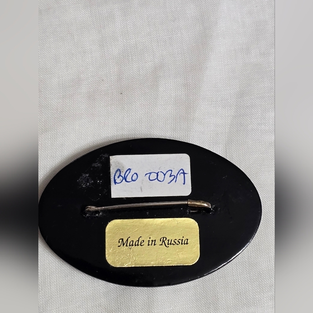 Vintage Handpainted Russian Black Lacquered Folklore Courting Couple Wood Brooch - Picture 6 of 9